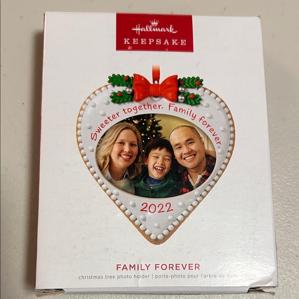 Hallmark Keepsake Family Forever Ornament - 2022 NWT